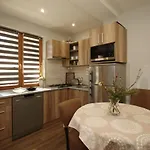 Paradiso Apartmanhaz Gyula