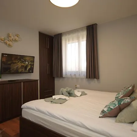 Paradiso Apartmanhaz *