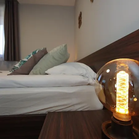 Paradiso Apartmanhaz Gyula