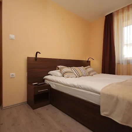 Paradiso Apartmanhaz Дьюла