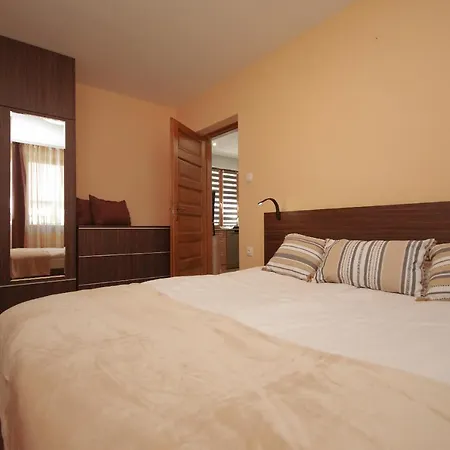 Paradiso Apartmanhaz *