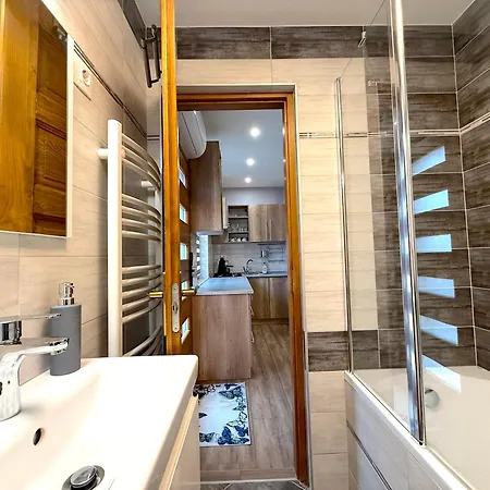 Paradiso Apartmanhaz * Gyula