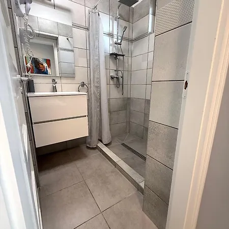 Paradiso Apartmanhaz * Gyula