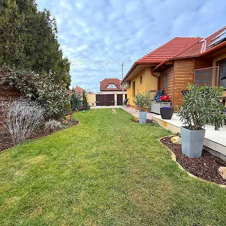Paradiso Apartmanhaz *