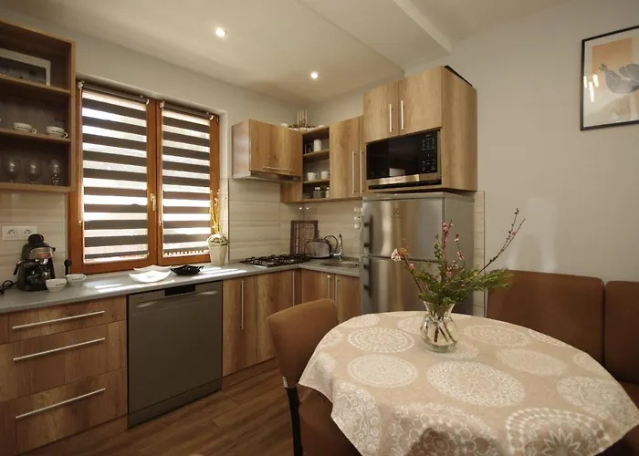 Paradiso Apartmanhaz Gyula