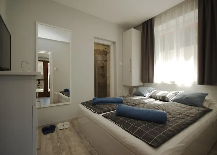 Paradiso Apartmanhaz 아파트 귤러