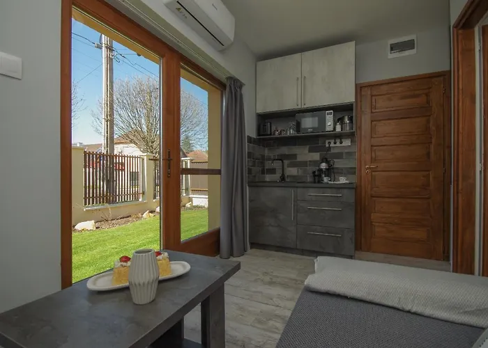 Lägenhet Paradiso Apartmanhaz *