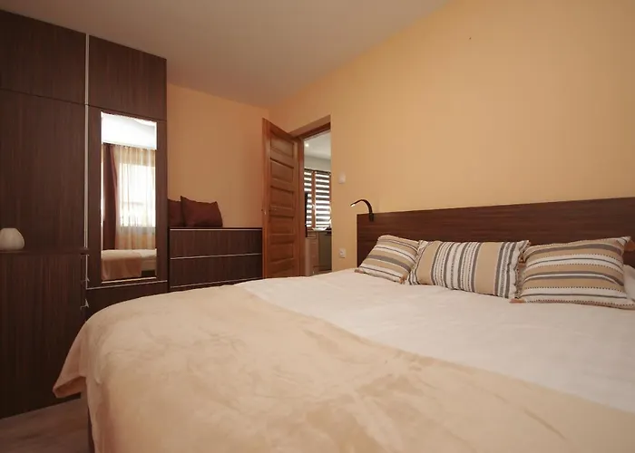 Paradiso Apartmanhaz *